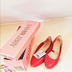 Never been worn, size6 great condition, comfy!!